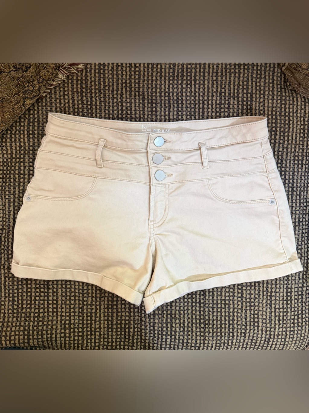 No Boundaries Mid Rise Tan Jean Shorts Size 13